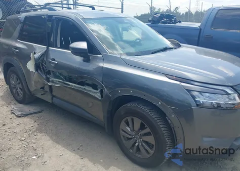 2022 Nissan Pathfinder Sv 2Wd z USA, uszkodzony, nr VIN 5N1DR3BB4NC236627